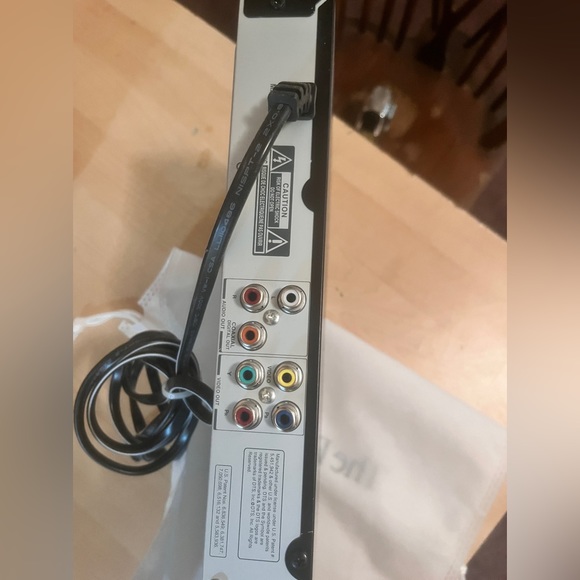 TOSHIBA DVD player - Picture 2 of 6